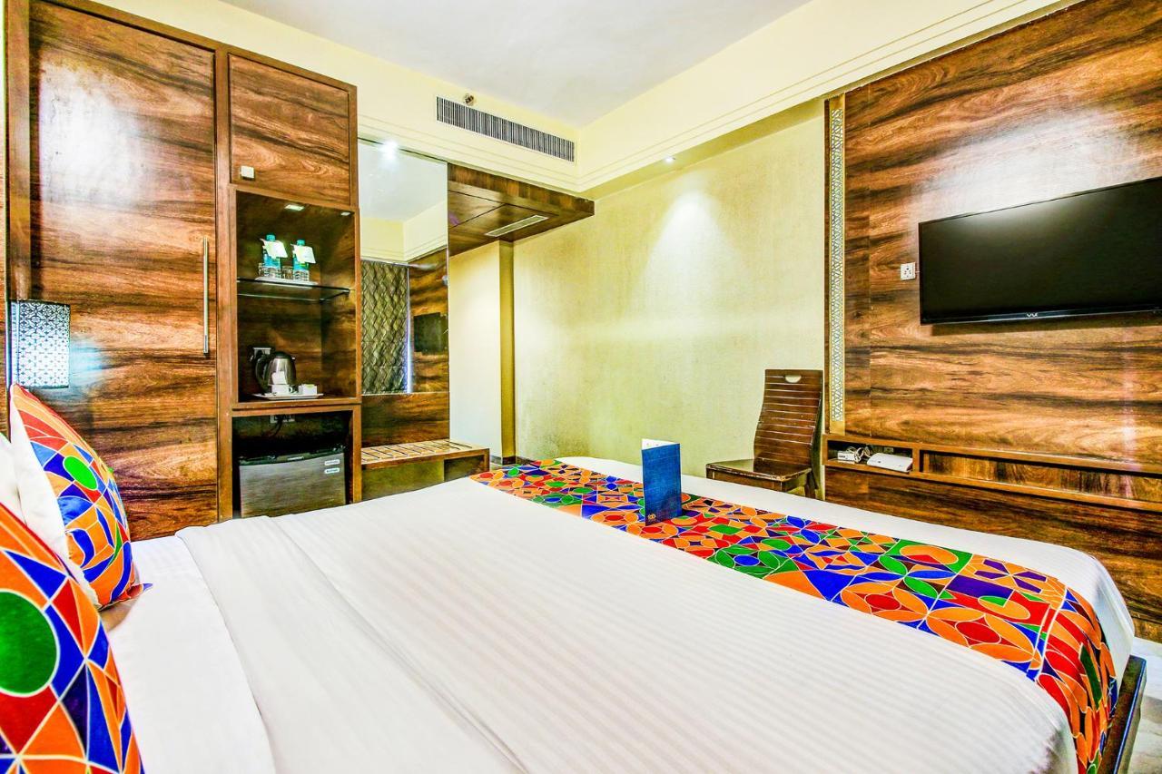 מומביי Hotel Crawford Inn מראה חיצוני תמונה