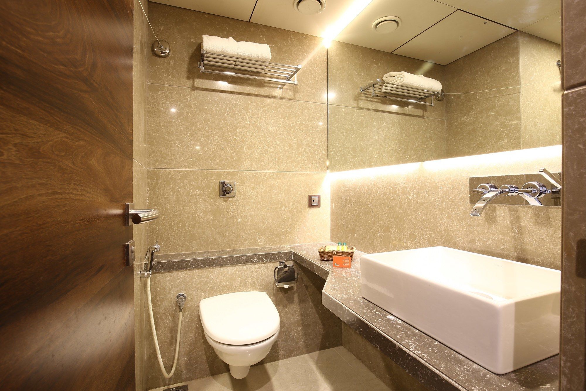 מומביי Hotel Crawford Inn מראה חיצוני תמונה